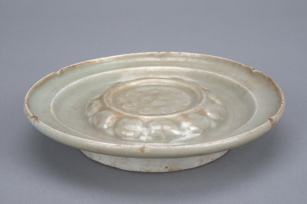 辽代青釉莲蓬盏托(图1)