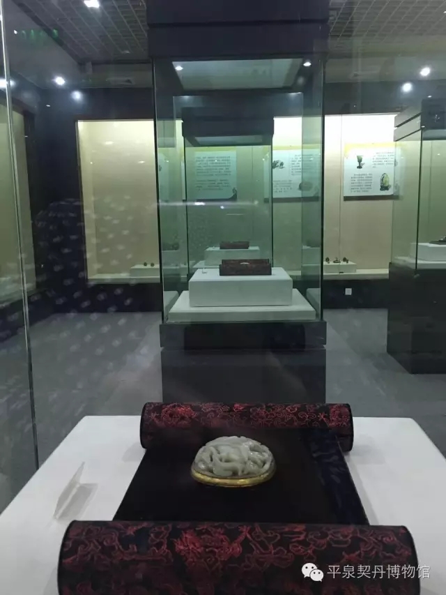 承德县博物馆玉器走进平泉展(图3)